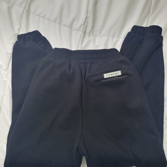 Comfrt Black Onyx Travel Essential Joggers – EUC - Picture 6 of 7
